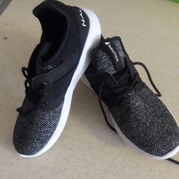 Shoes - Nautica tennis shoes size 7 and 1/2 very comfortab
